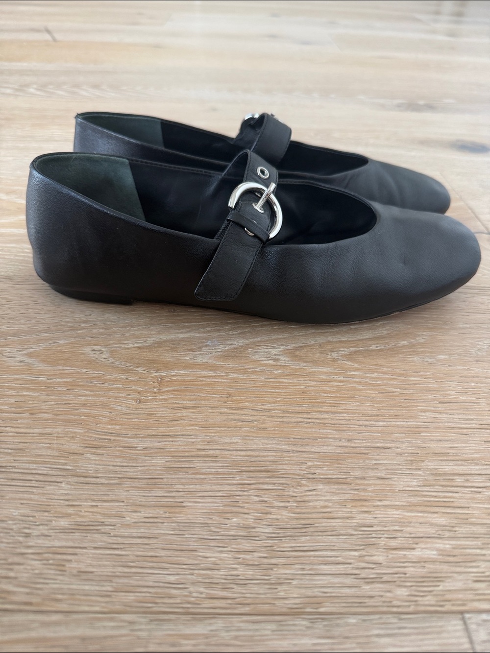 Reformation Bethany Black Leather Flats Sz 9